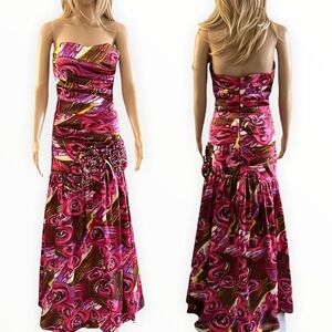 NWT: Stunning Strapless Evening Gown Size Xs - True to Size.